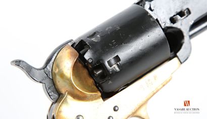Revolver à poudre noire type Western calibre...