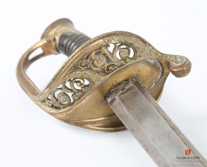 Sabre pour officier modèle 1845, lame légèrement...
