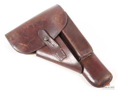 Bel étui de pistolet GP35, cuir fauve daté...