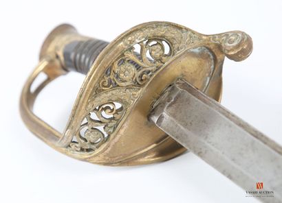 Sabre pour officier modèle 1845, lame légèrement...