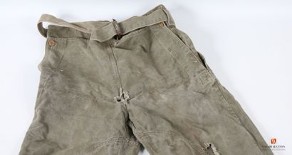 Lot vêtements militaires et divers - Armée...