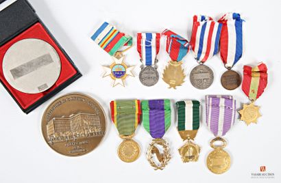 Ordres et décorations : France, médaille...