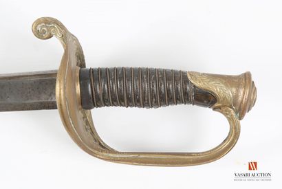 Sabre pour officier modèle 1845, lame légèrement...
