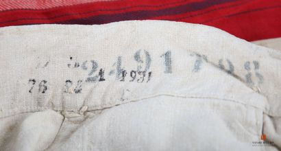 Lot vêtements militaires et divers - Armée...
