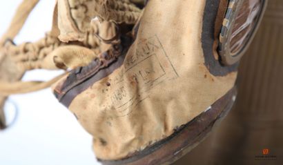 Équipements militaires et divers : masque...