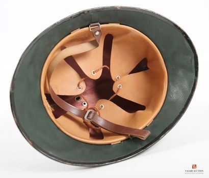 Casque de la gendarmerie belge, bombe en...