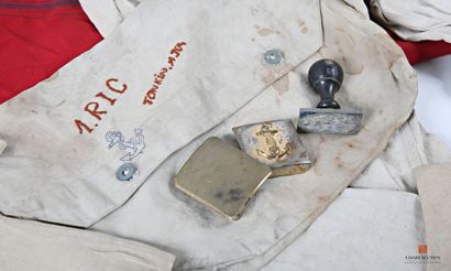 Lot vêtements militaires et divers - Armée...