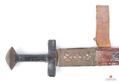 Sabre touareg Takouba, lame droite coincée...