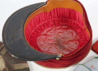 Armée francaise : képi modèle 1931 de lieutenant...