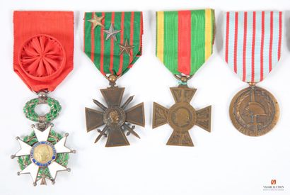 Ordres et décorations : Légion d'honneur,...