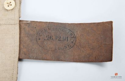 Lot vêtements militaires et divers - Armée...