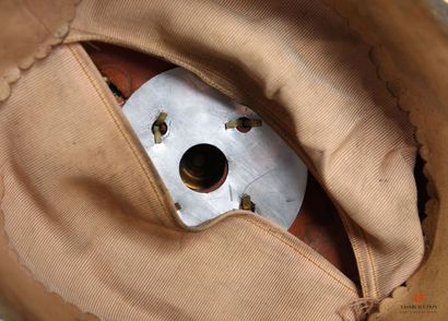 Casque à pointe modèle 1895 nominatif d'officier...