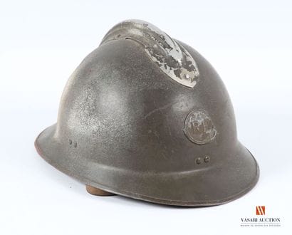 Adrian model 1926 helmet, hunters' insignia...