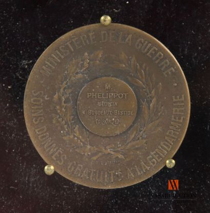 Orders and decorations: from the same recipient:...