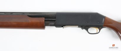 Fabarm shotgun, 12-76 caliber pump-action...