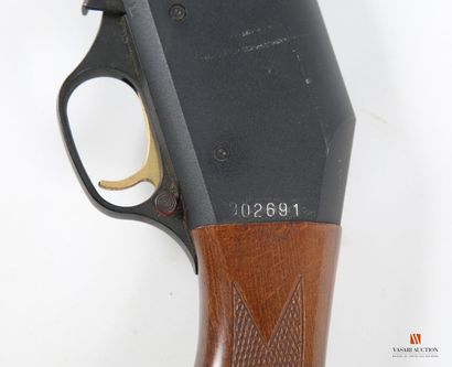 Fabarm shotgun, 12-76 caliber pump-action...