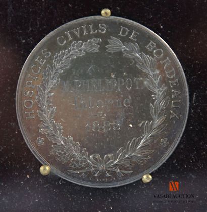 Orders and decorations: from the same recipient:...