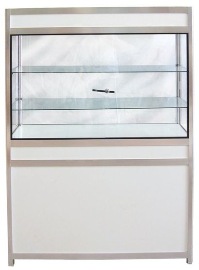 Vitrine Haute	
115 x 45 x H 170 cm 3 niveaux...