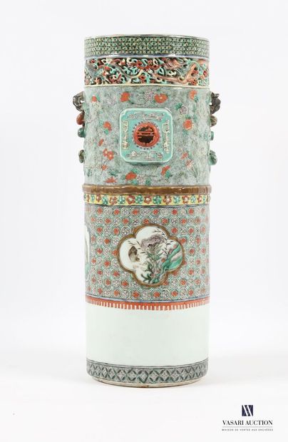 Chine, fin XIXe siècle
Vase rouleau en porcelaine...