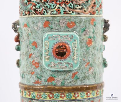 Chine, fin XIXe siècle
Vase rouleau en porcelaine...