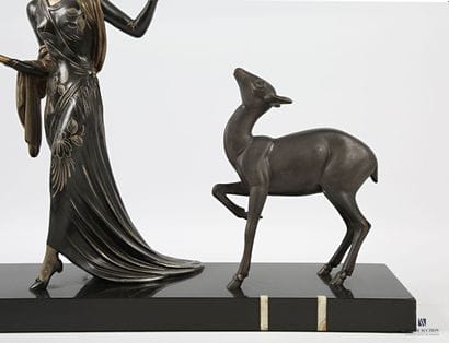 MENNEVILLE, CIPRIANI Ugo dit (1887-1960)
Élégante...