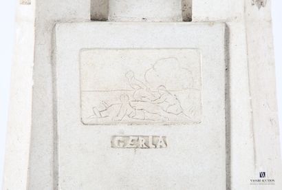 Projet de monument aux morts en plâtre figurant...