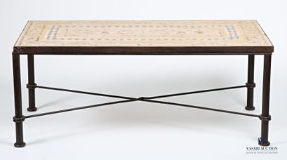 Table basse en fer forgé et pierre reconstitué...