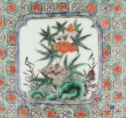 Chine, fin XIXe siècle
Vase rouleau en porcelaine...