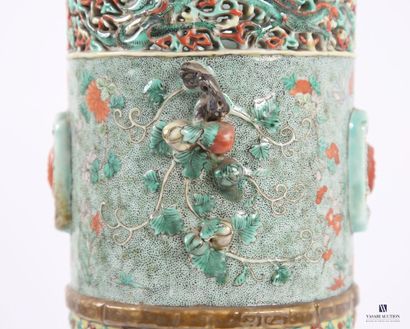 Chine, fin XIXe siècle
Vase rouleau en porcelaine...