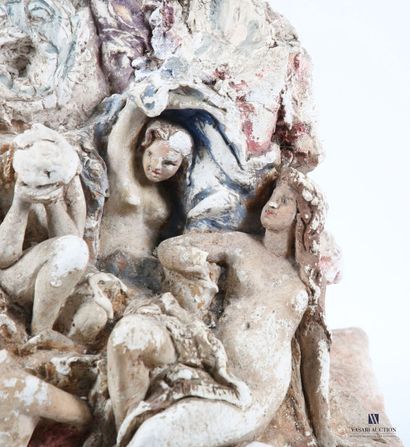Projet de fontaine en plâtre à décor centré...