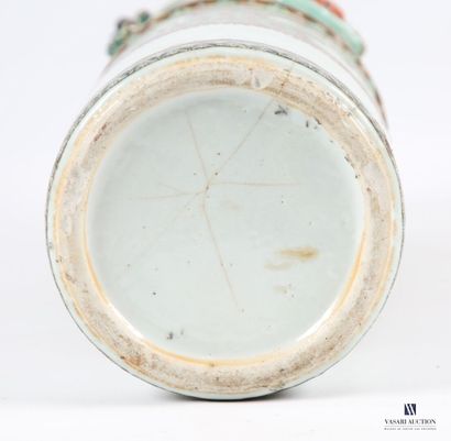 Chine, fin XIXe siècle
Vase rouleau en porcelaine...