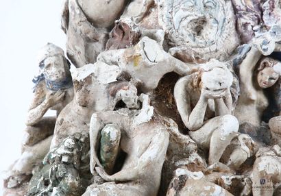 Projet de fontaine en plâtre à décor centré...