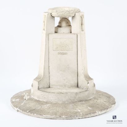 Projet de monument aux morts en plâtre figurant...