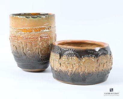 ROMACREA École de 
Deux cache pots en terre...