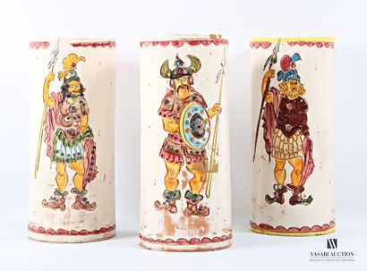 ROMACREA École de 
Suite de trois vases de...