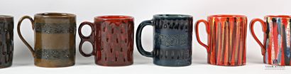 ROMACREA École de 
Ensemble de neufs mugs...
