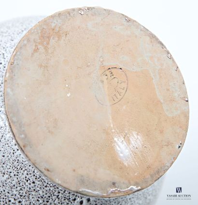 ROMACREA École de 
Coupe de forme ronde posant...