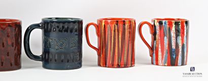 ROMACREA École de 
Ensemble de neufs mugs...