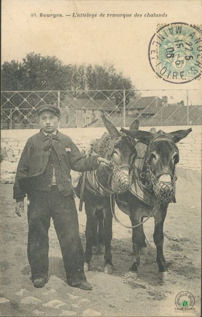 CPA - BOURGES - L'attelage de remorque des...