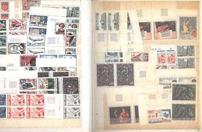 Set of stamps of France in binders, many...