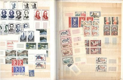 Set of stamps of France in binders, many...