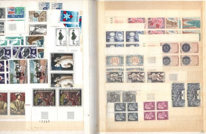 Set of stamps of France in binders, many...