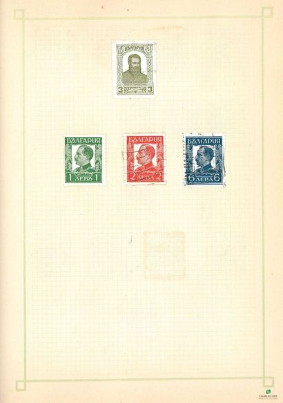 World in albums, many cancelled stamps, mostly...