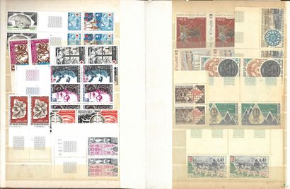 Set of stamps of France in binders, many...