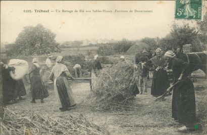 CPA - TREBOUL - Un battage de blé aux Sables-Blancs...