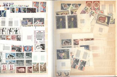 Set of stamps of France in binders, many...