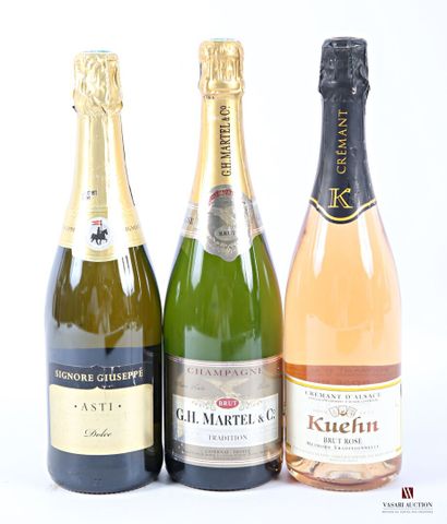 Set of 3 bottles including :
1 bottle Champagne...