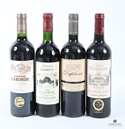 Set of 4 bottles including :
1 bottle Château...