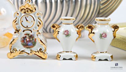 Lot including a sulfur ball with revolving...