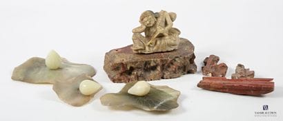 China, 20th century
Set of five beige and...